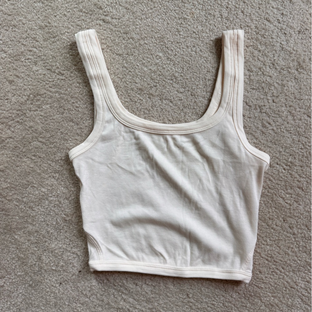 Lululemon cropped tank top